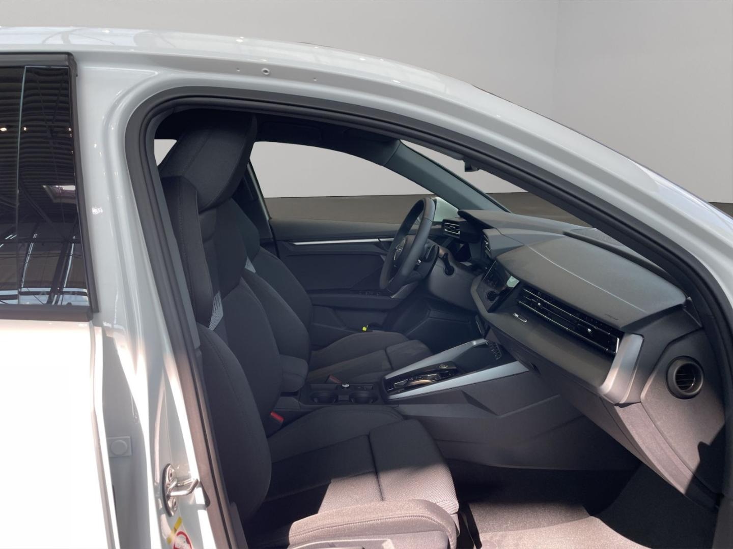 Bild über Audi A3 Sportback advanced 30 TFSI S tronic - für weitere Informationen kontaktieren Sie den Audi Partner