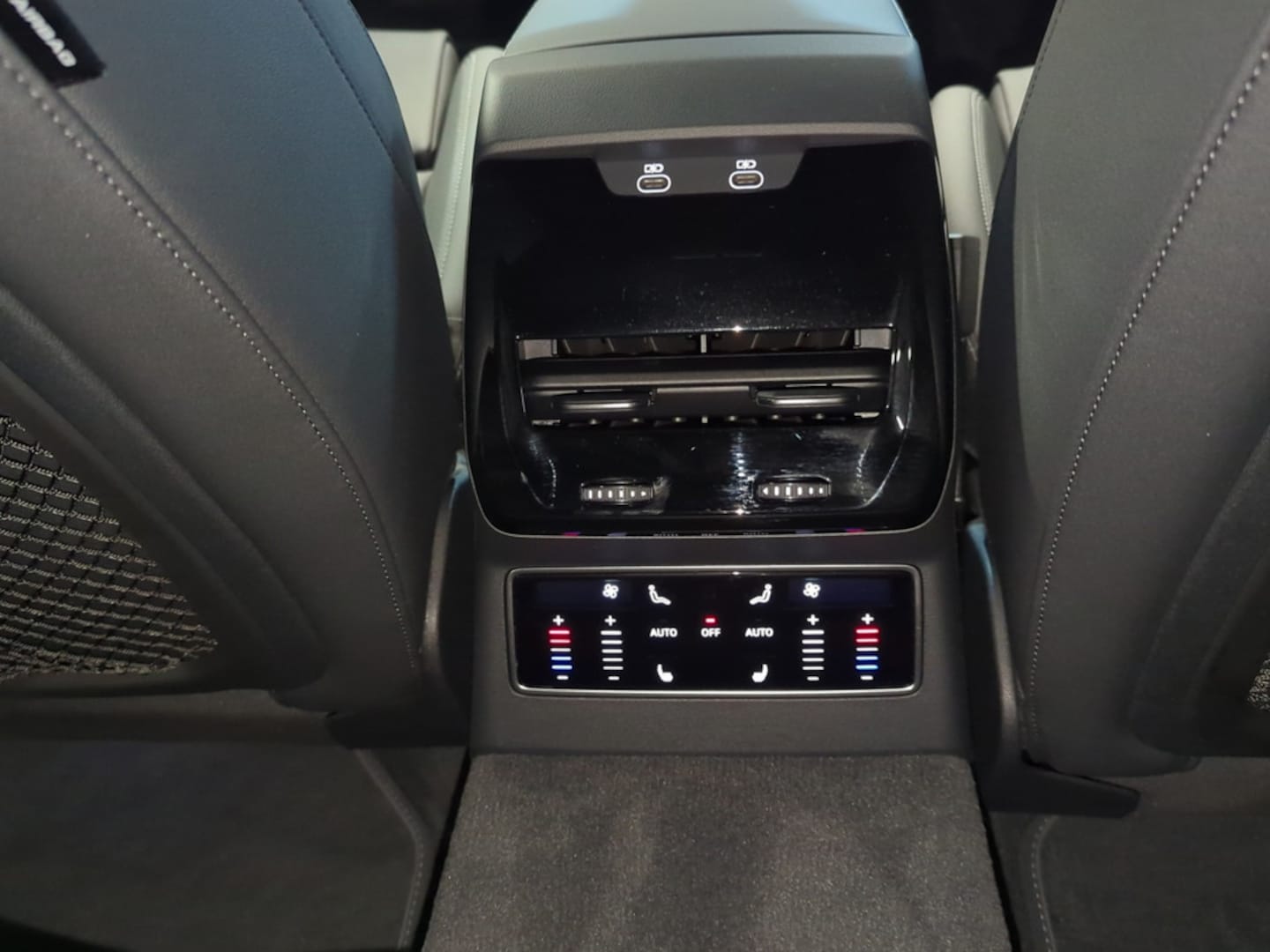 Bild über Audi A6 Avant TFSI 150 kW S tronic - für weitere Informationen kontaktieren Sie den Audi Partner