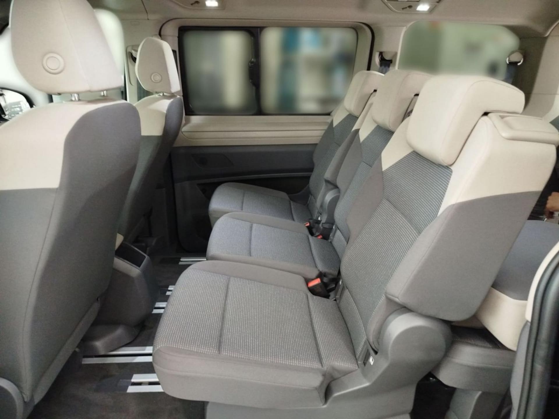 Volkswagen Multivan Basis-Modell