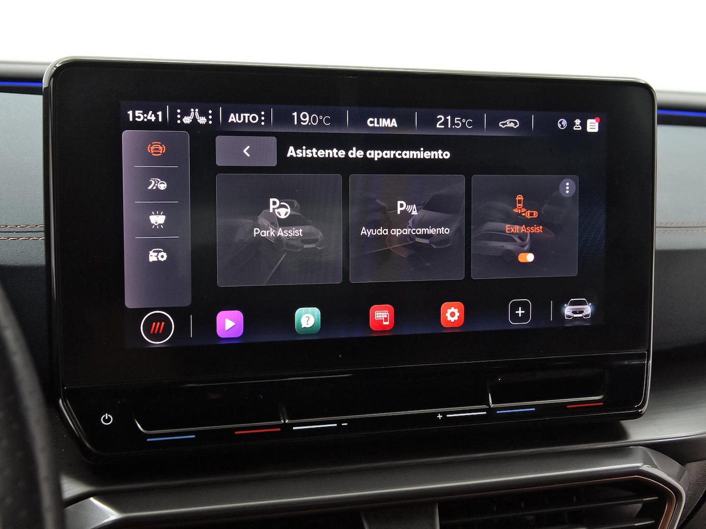 CUPRA Leon Sportstourer 2.0 TSI DSG 221 kW (300 CV) — photo 27