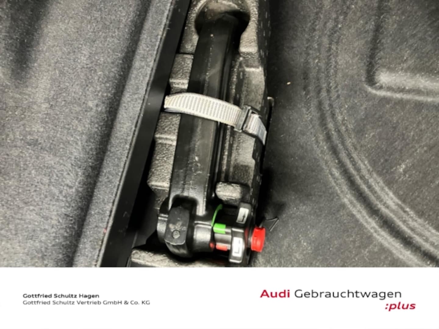 Bild über Audi Q8 e-tron S line 50 e-tron quattro - für weitere Informationen kontaktieren Sie den Audi Partner
