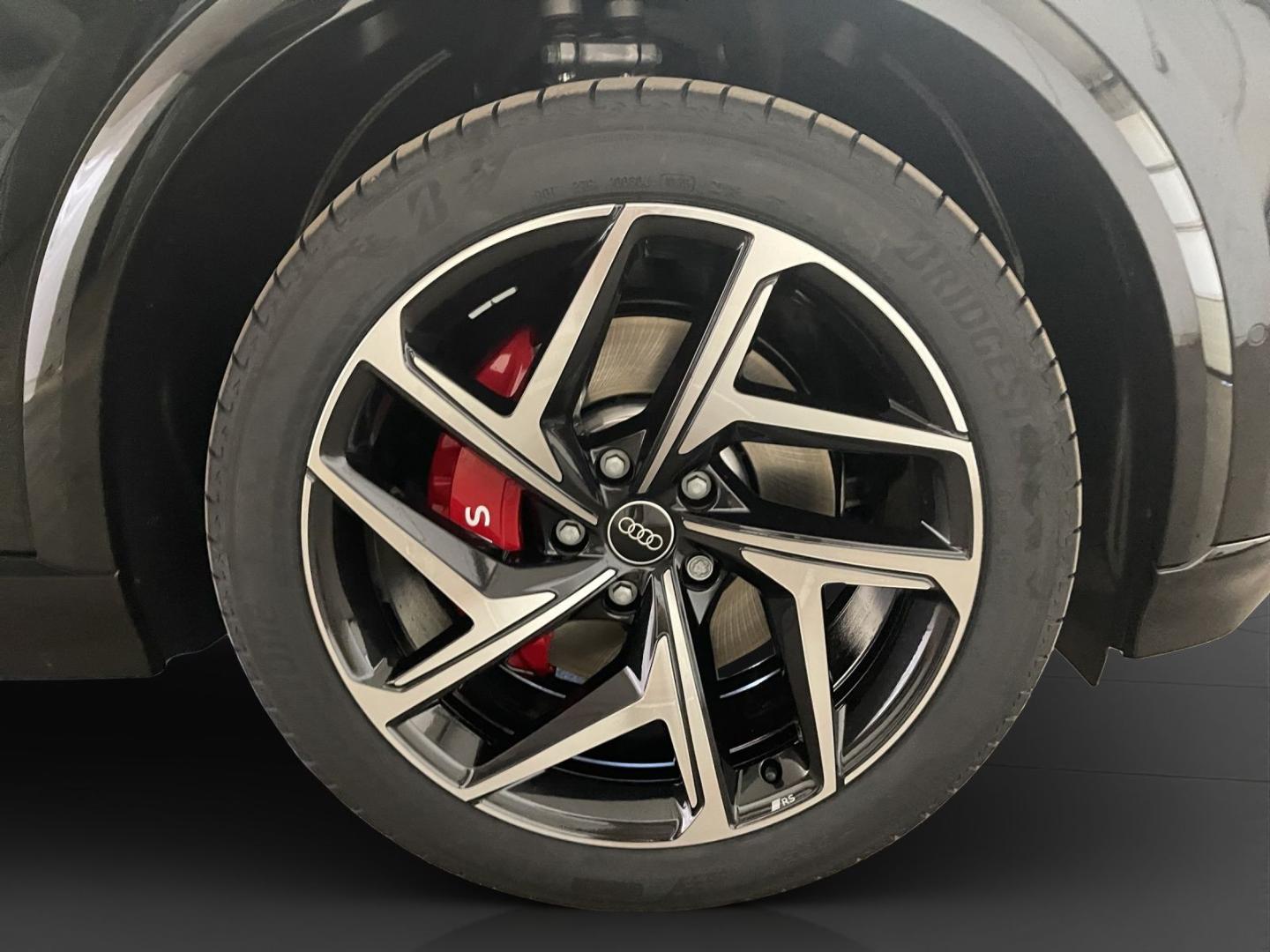 Image about Audi SQ6 Sportback e-tron e-tron