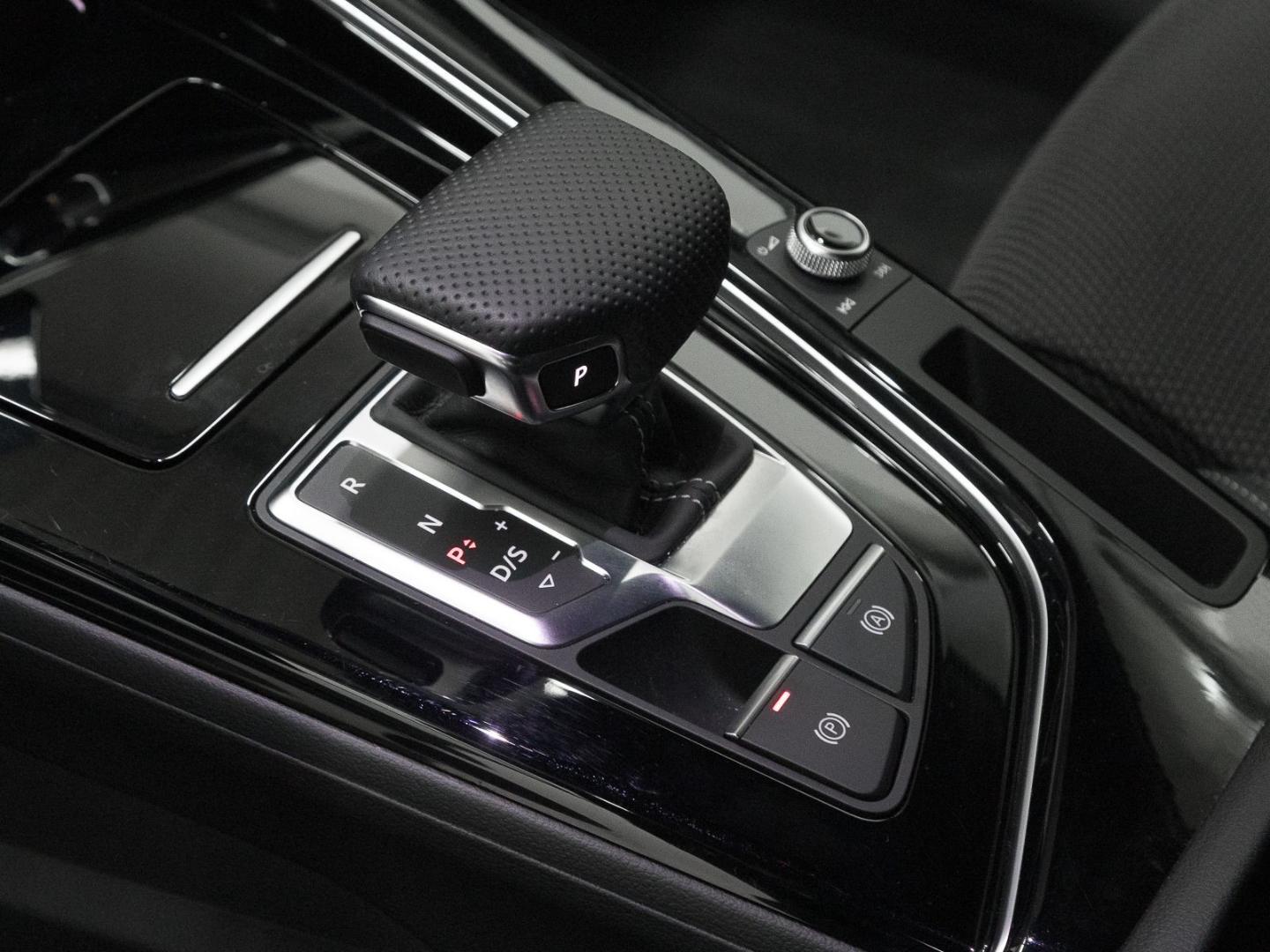 Image about Audi A4 Avant S line 40 TFSI quattro S tronic