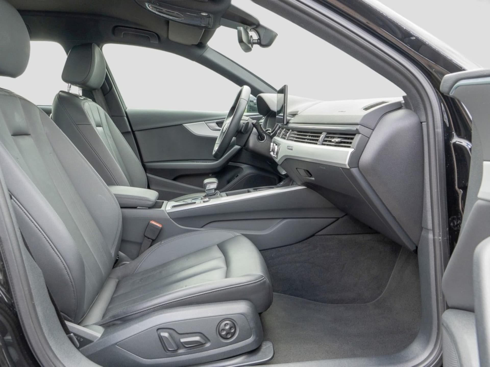 Audi A4 Avant S line