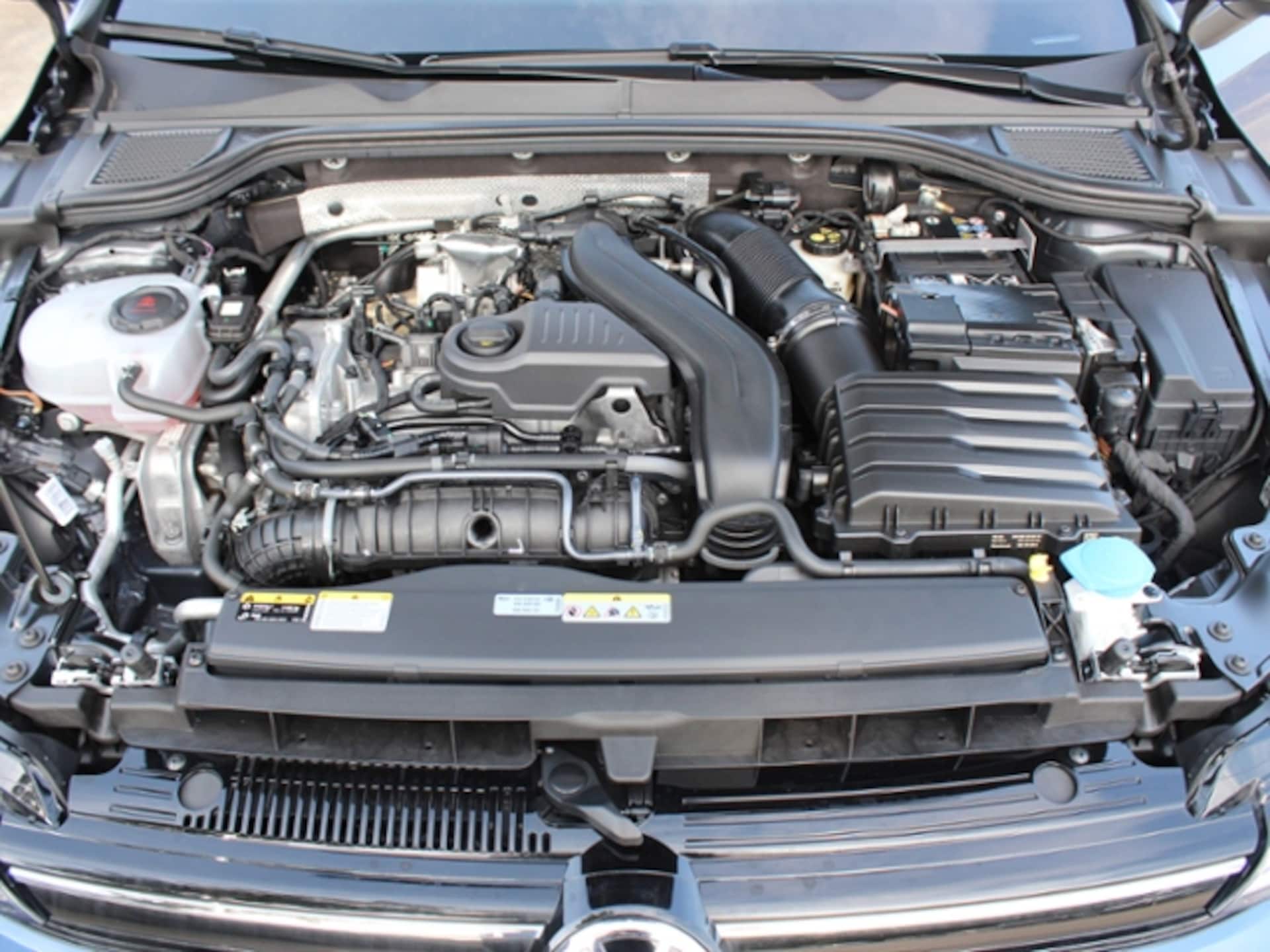 Volkswagen Golf Variant Life