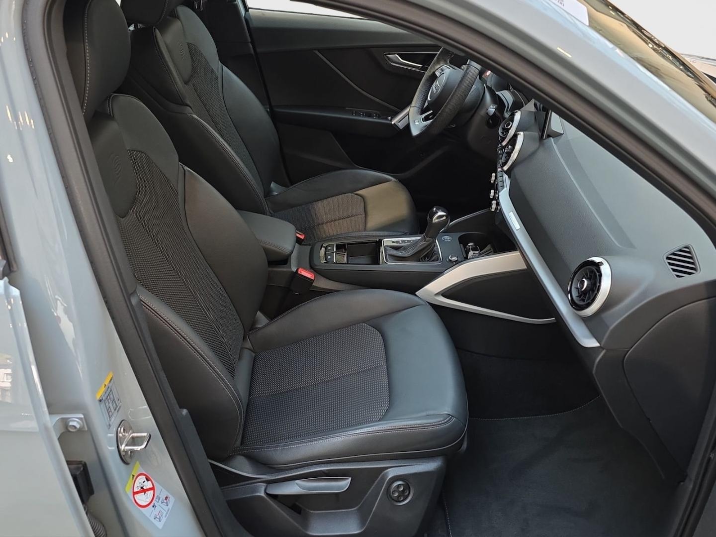 Bild über Audi Q2 S line 40 TFSI quattro S tronic - für weitere Informationen kontaktieren Sie den Audi Partner