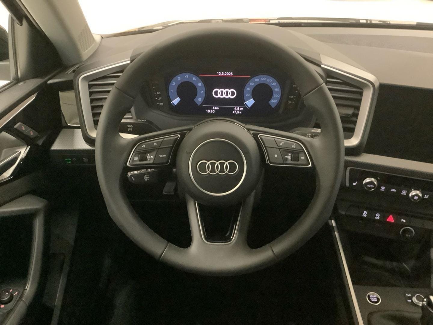 Bild über Audi A1 Sportback S line 25 TFSI Schaltgetriebe - für weitere Informationen kontaktieren Sie den Audi Partner