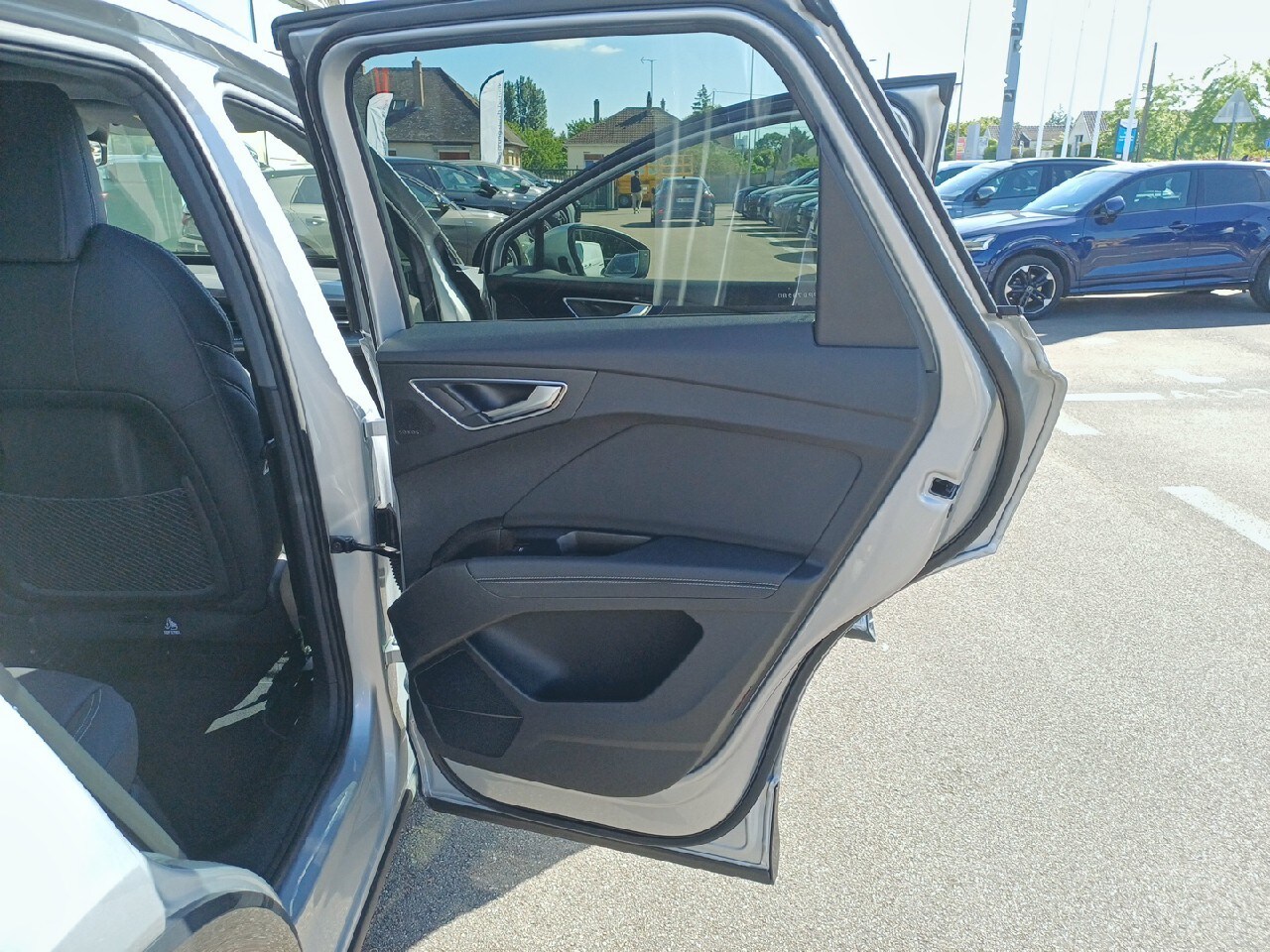 Image about Audi Q4 e-tron Executive 45 e-tron quattro 195,00 kW