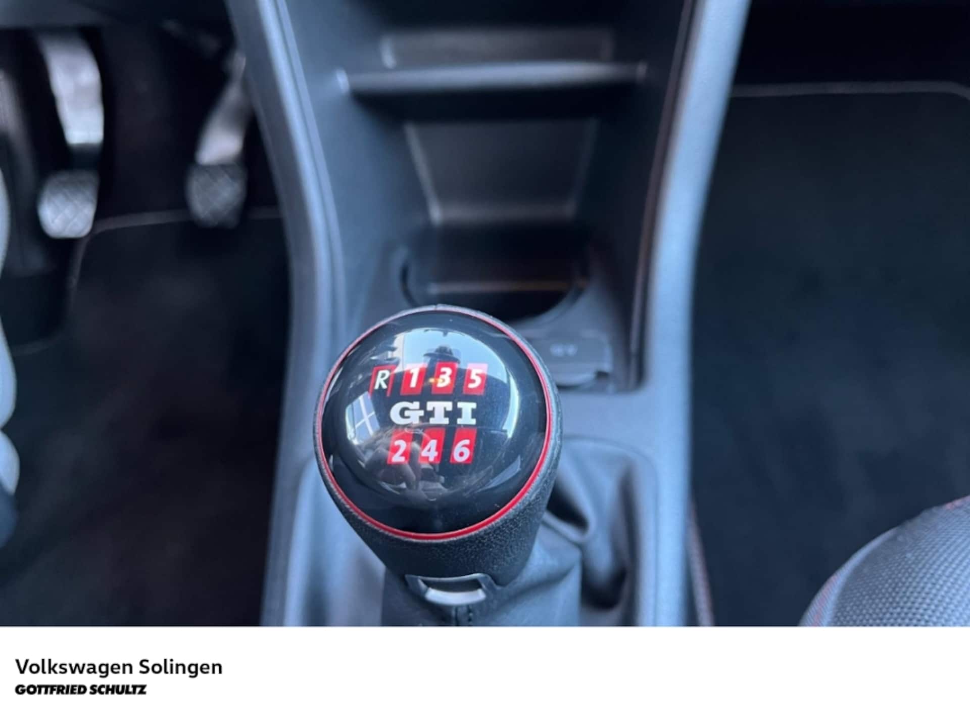 Volkswagen up! GTI