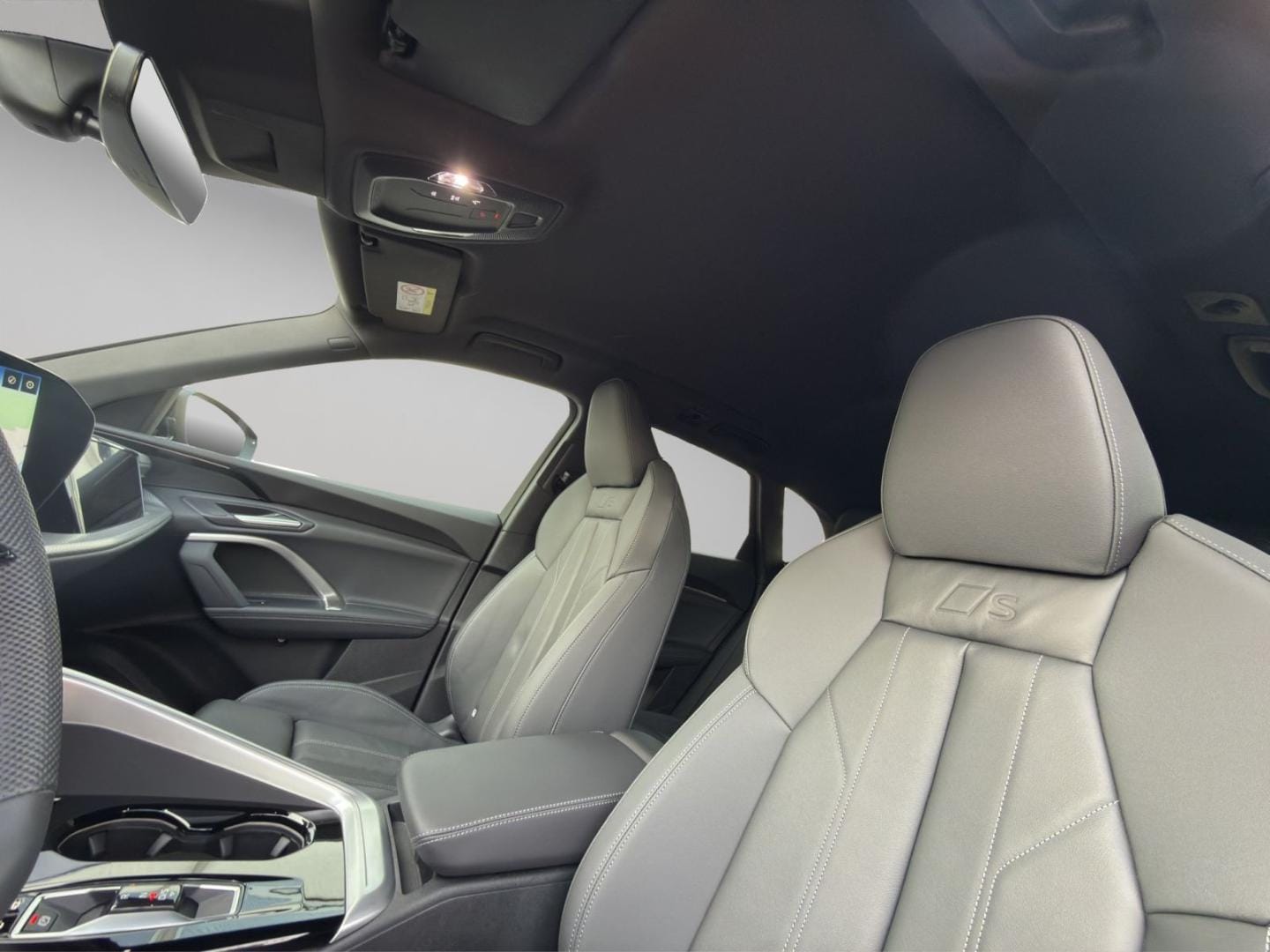 Bild über Audi Q5 SUV TFSI 150 kW S tronic - für weitere Informationen kontaktieren Sie den Audi Partner