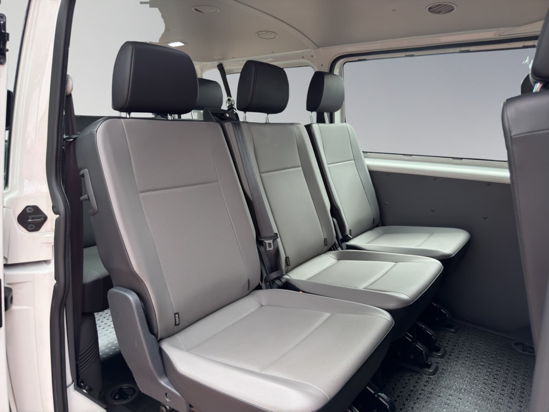 Volkswagen T6.1 Transporter Kombi kurzer Radstand