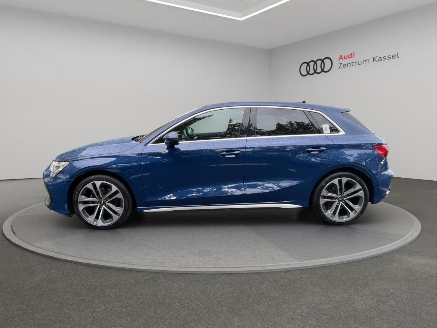 Bild über Audi A3 Sportback S line 35 TFSI S tronic - für weitere Informationen kontaktieren Sie den Audi Partner