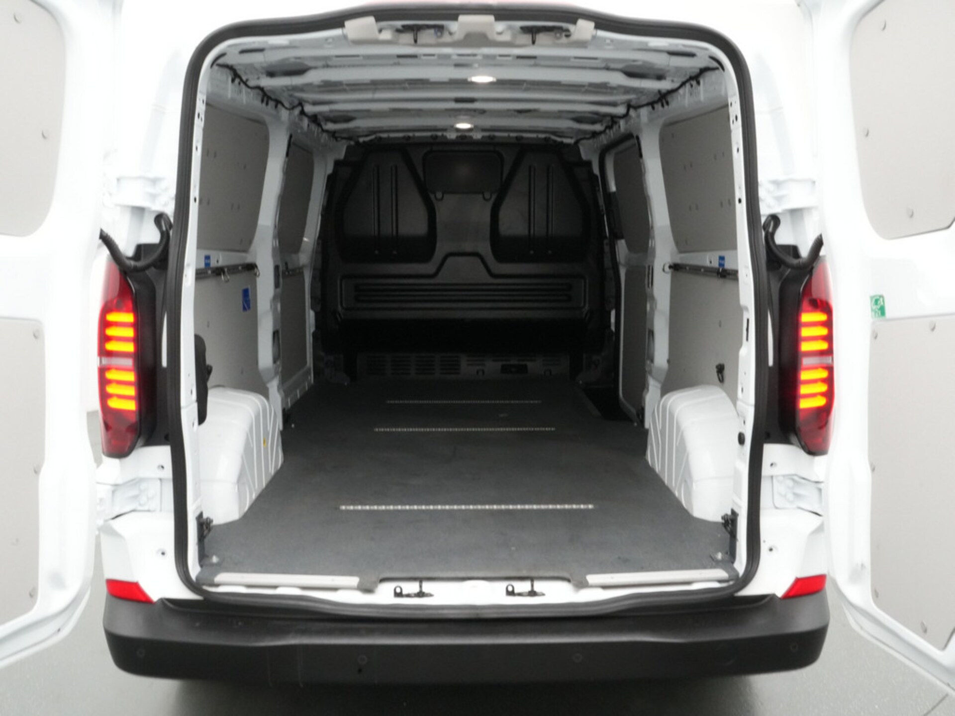 Volkswagen Transporter Kasten langer Radstand