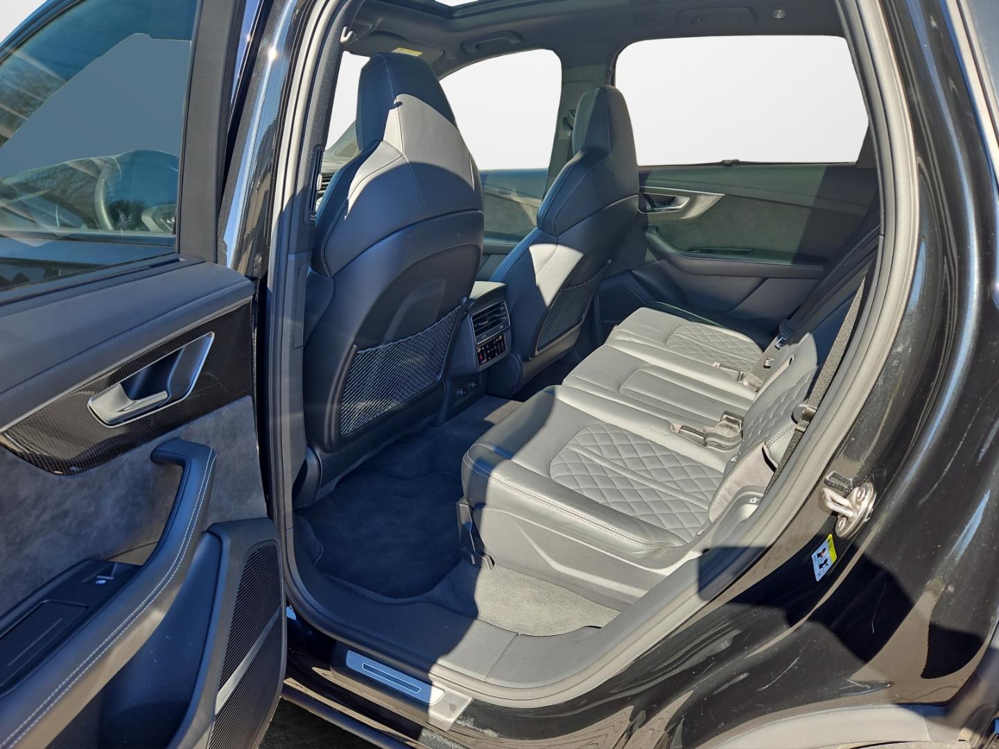 Image about Audi SQ7 TFSI quattro tiptronic