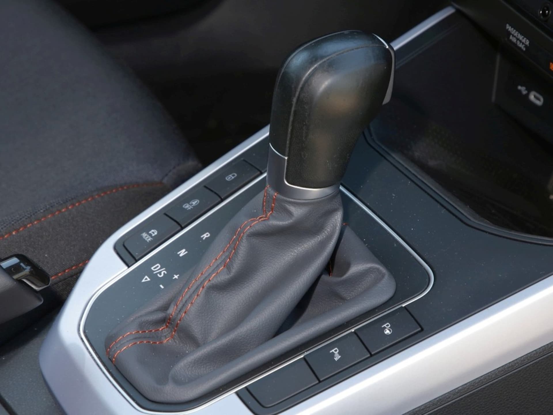 SEAT Arona FR