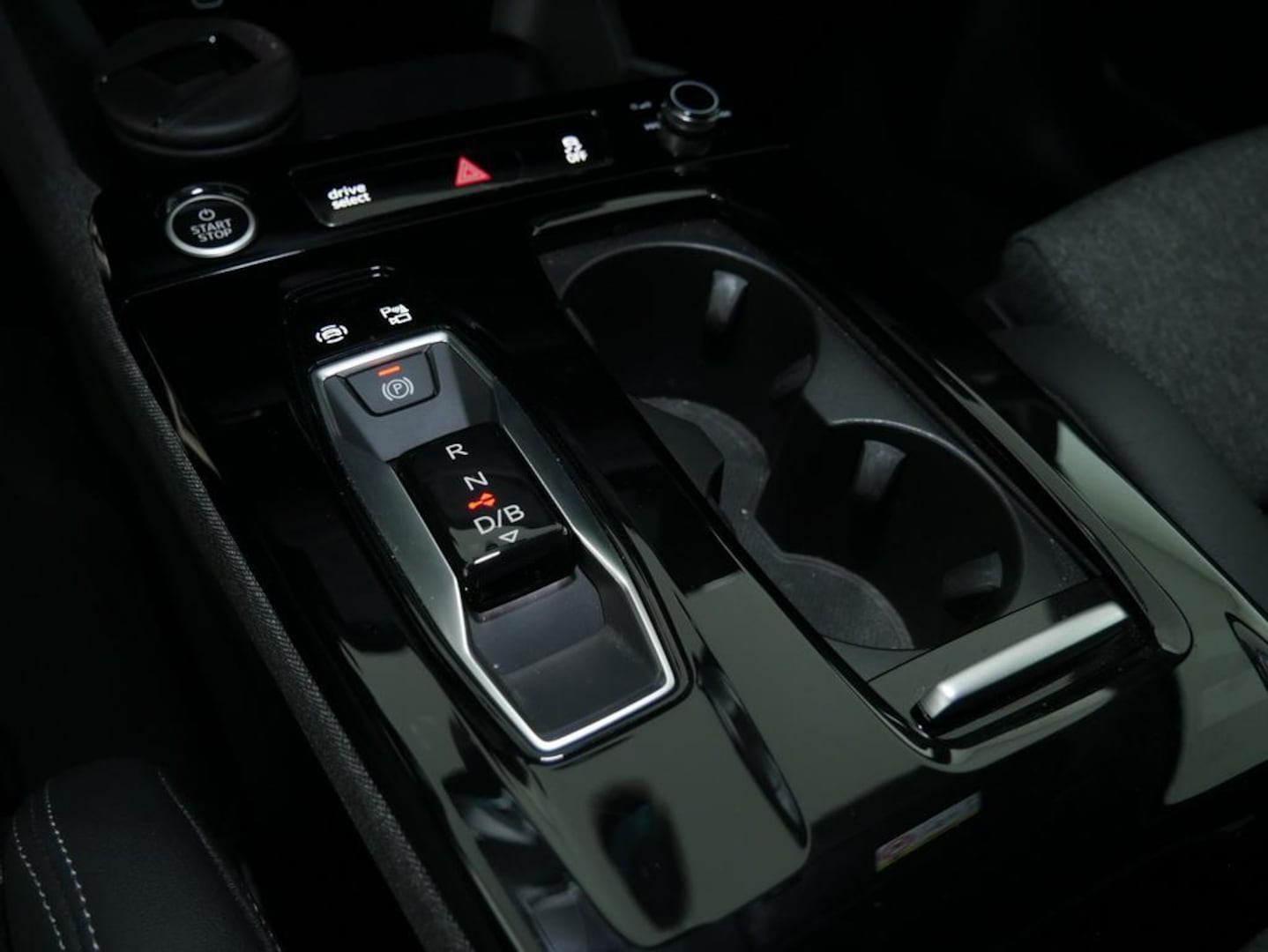 Bild über Audi Q6 Sportback e-tron e-tron - für weitere Informationen kontaktieren Sie den Audi Partner