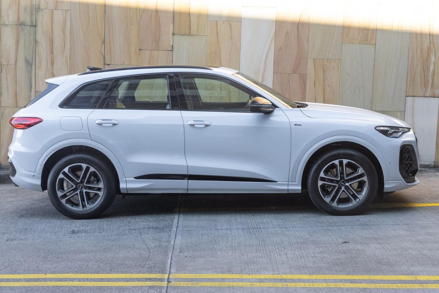 Image about Audi Q5 SUV TFSI 150 kW