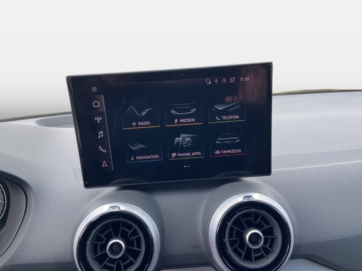 Bild über Audi Q2 S line 35 TFSI S tronic - für weitere Informationen kontaktieren Sie den Audi Partner