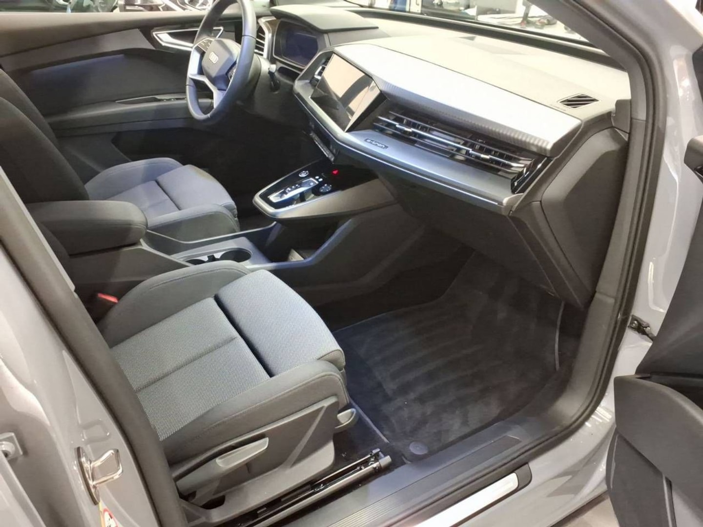 Bild über Audi Q4 e-tron 45 e-tron - für weitere Informationen kontaktieren Sie den Audi Partner