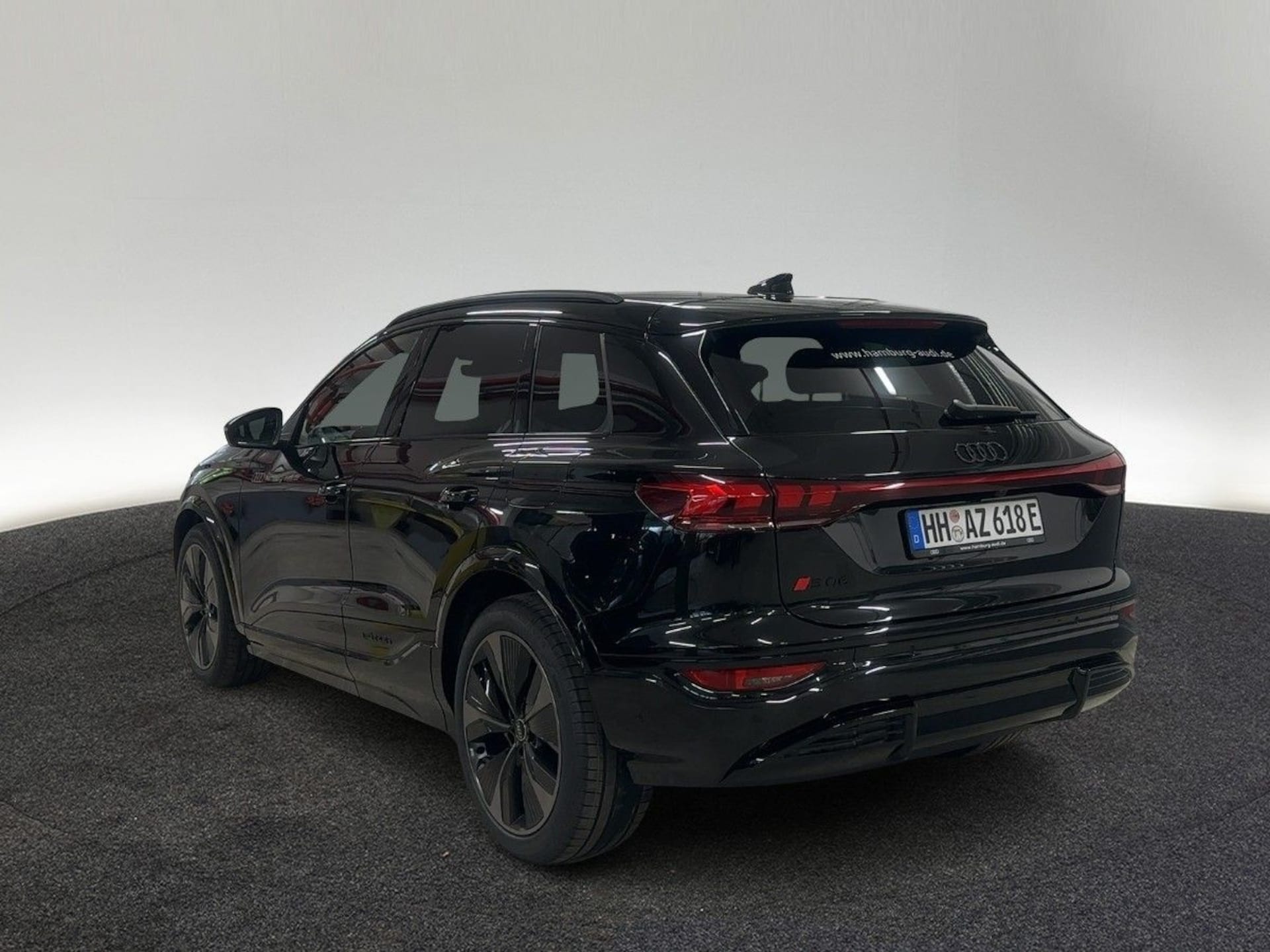 Audi SQ6 SUV e-tron