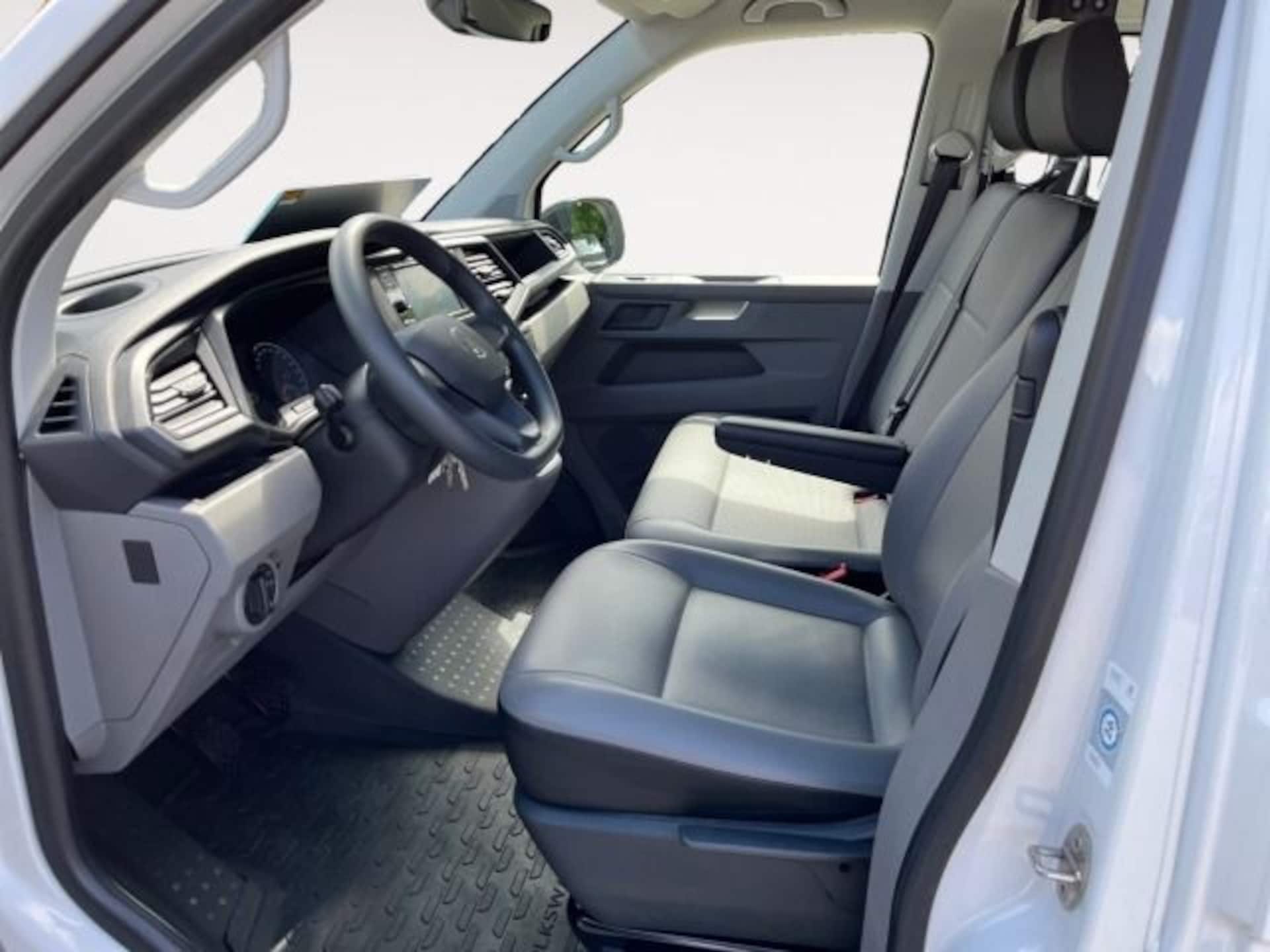 Volkswagen T6.1 Transporter Kombi langer Radstand
