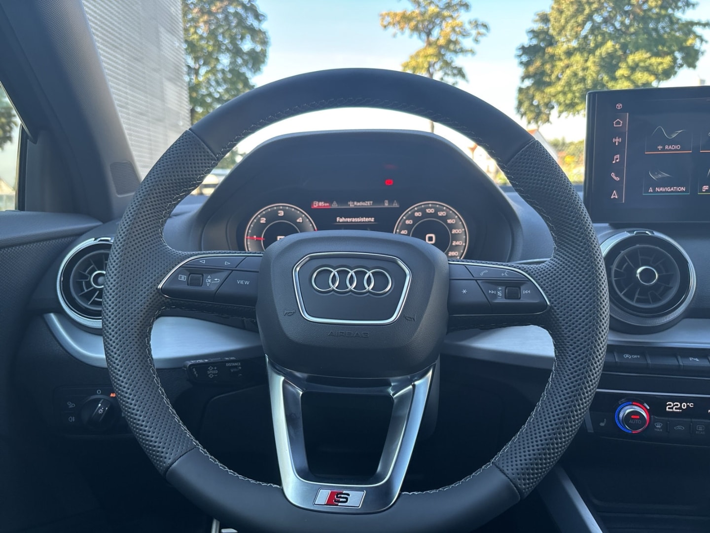 Bild über Audi Q2 S line 35 TDI S tronic - für weitere Informationen kontaktieren Sie den Audi Partner