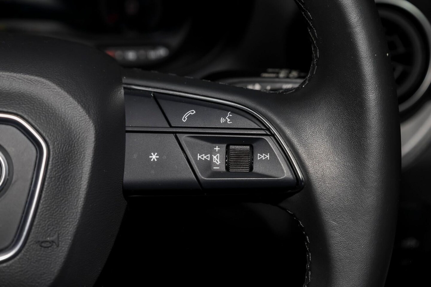 Image about Audi Q2 35 TFSI S tronic