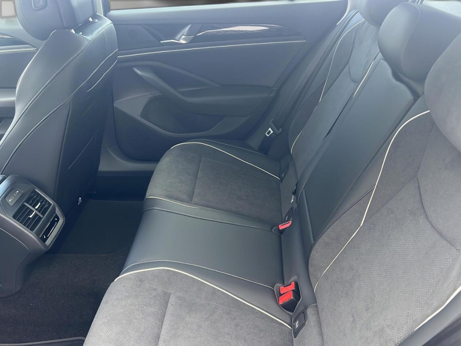Volkswagen Passat – Bild 16