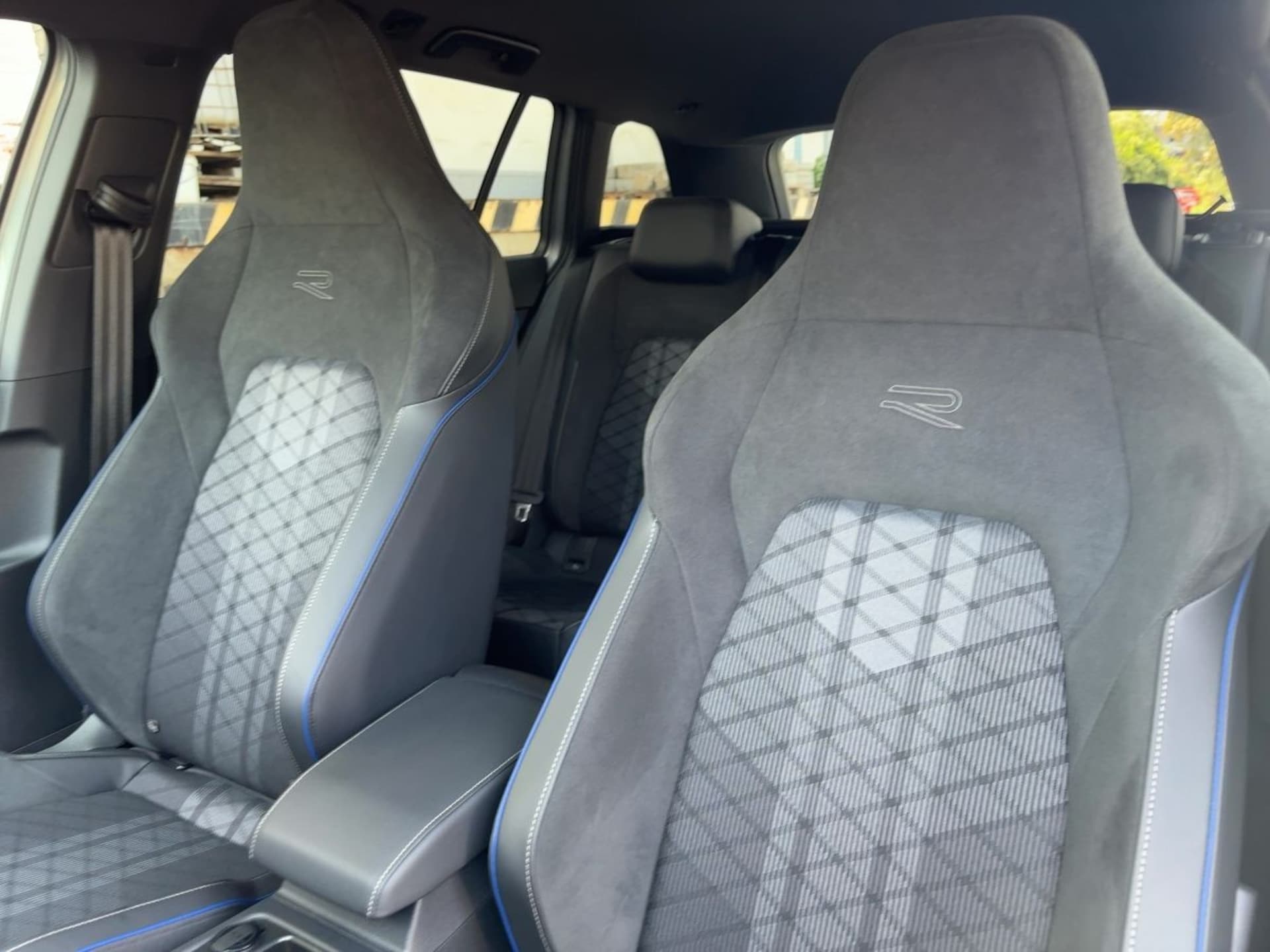 Volkswagen Golf Variant R-Line