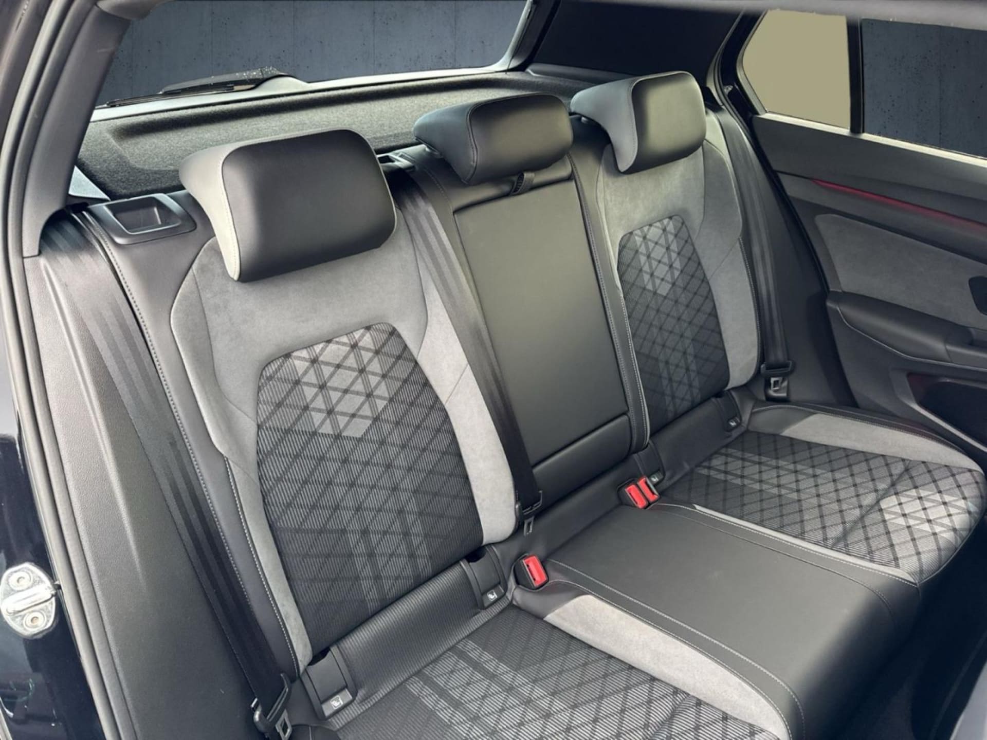 Volkswagen Golf R-Line