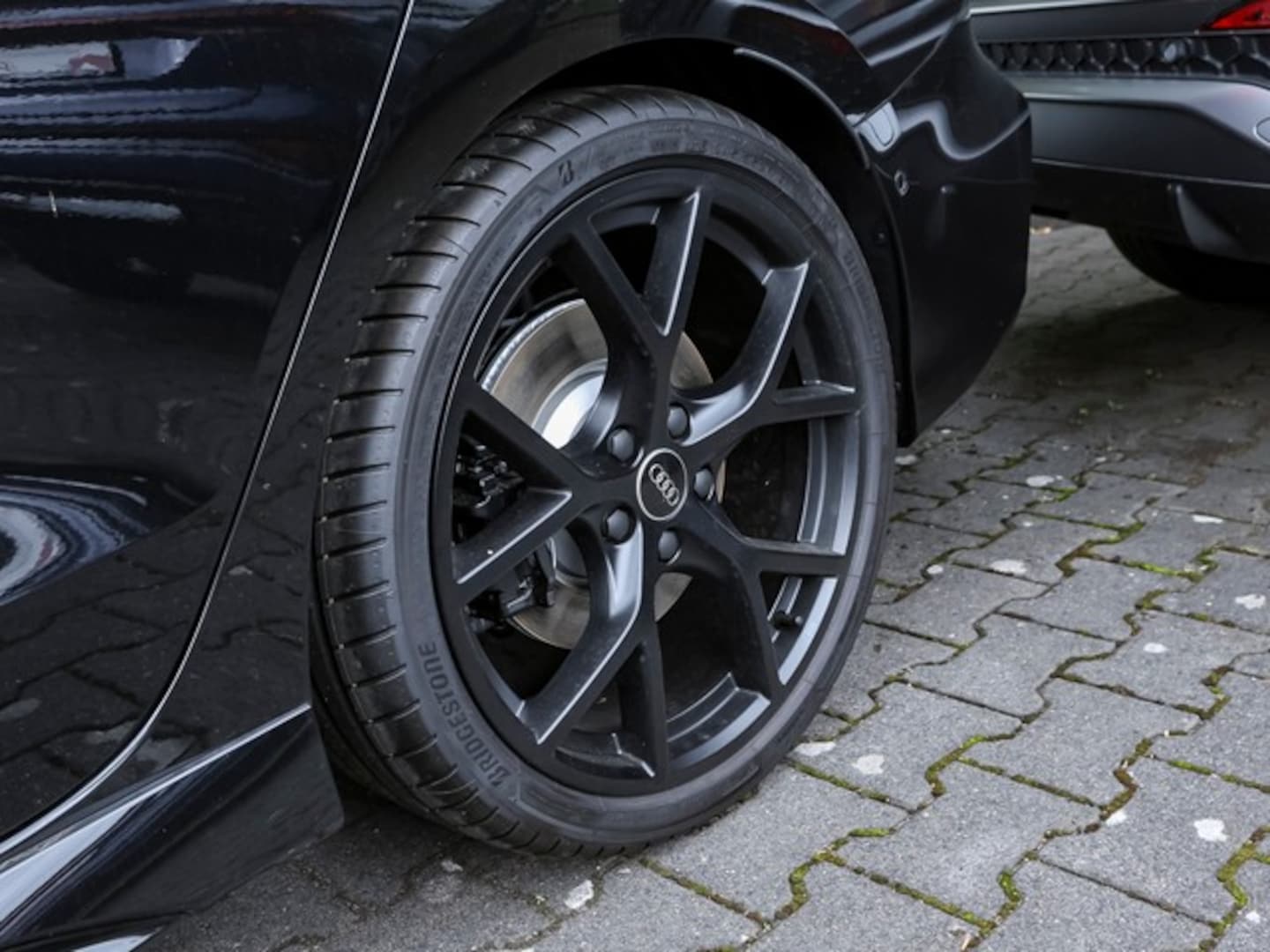 Bild über Audi RS 3 Limousine TFSI quattro 294 kW S tronic - für weitere Informationen kontaktieren Sie den Audi Partner