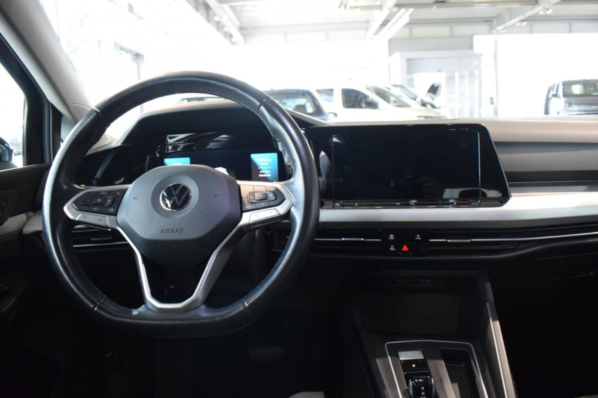 Volkswagen Golf Variant Life