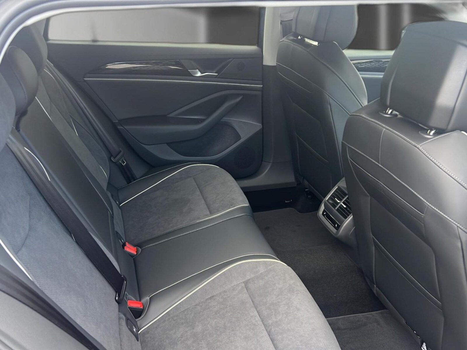 Volkswagen Passat – Bild 18