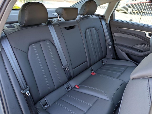 2026 Audi A6 Premium Plus - Photo 11