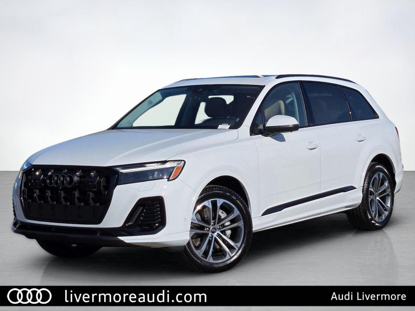 2026 Audi Q7 45 Premium Plus quattro Tiptronic's photo
