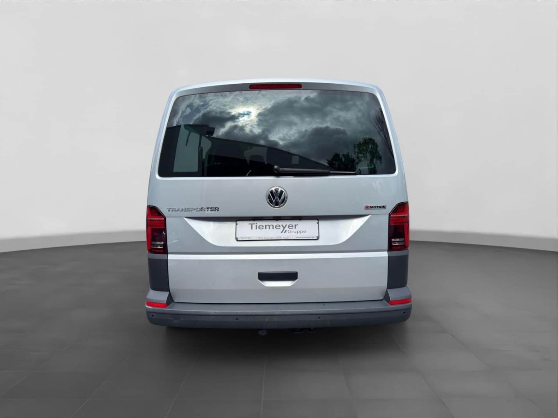 Volkswagen T6.1 Transporter Kombi langer Radstand