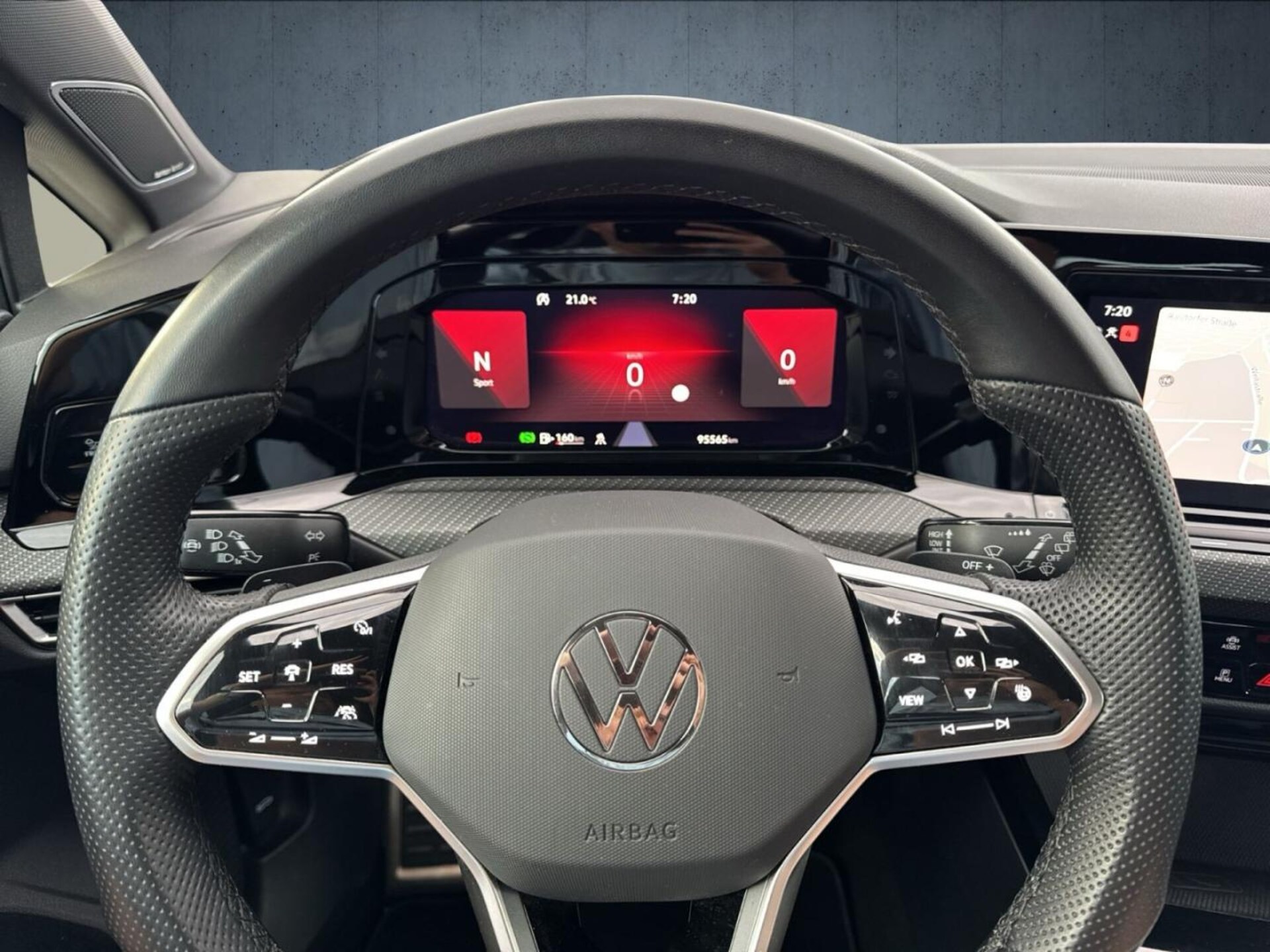 Volkswagen Golf R-Line