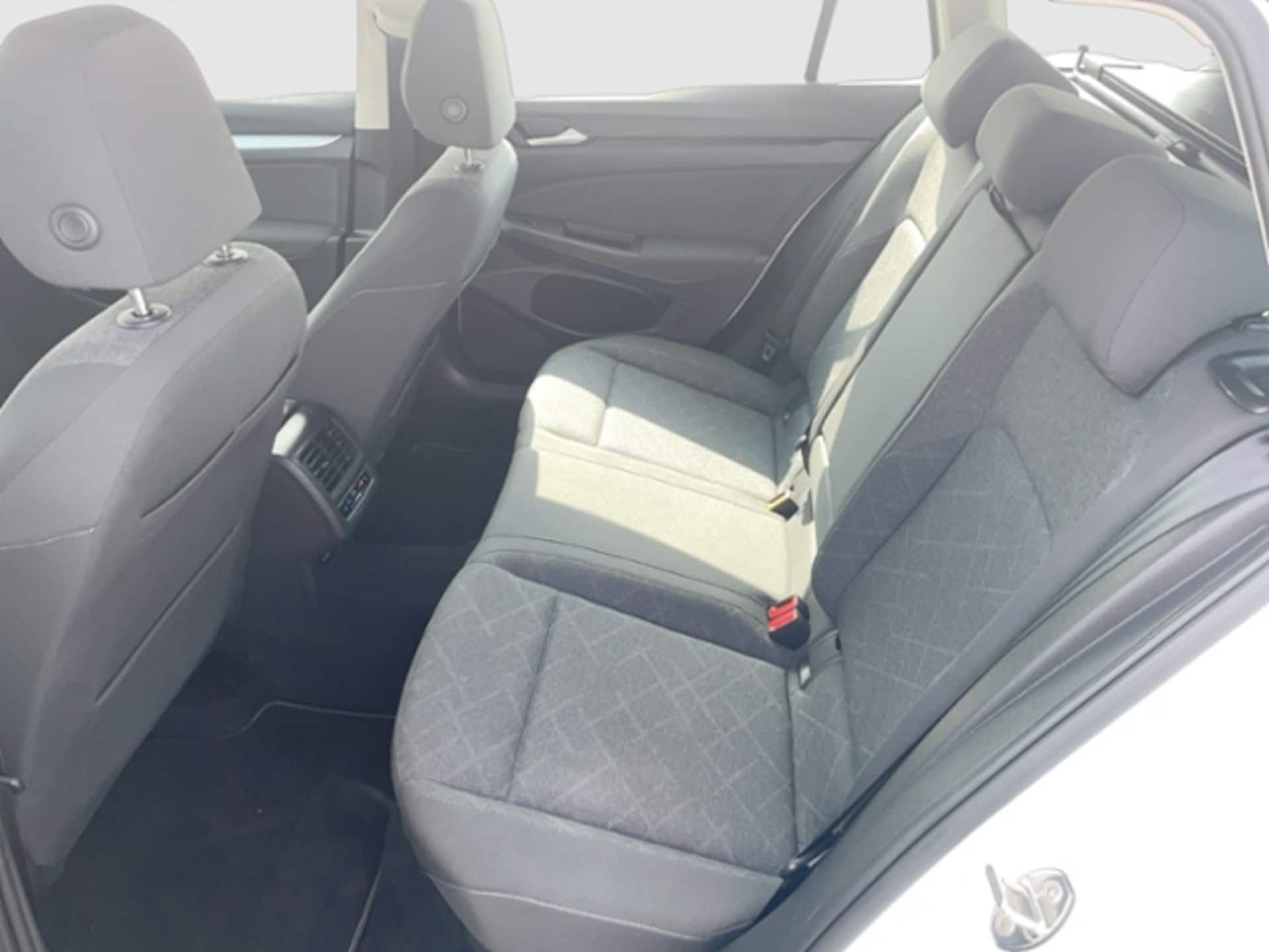 Volkswagen Golf Variant Life
