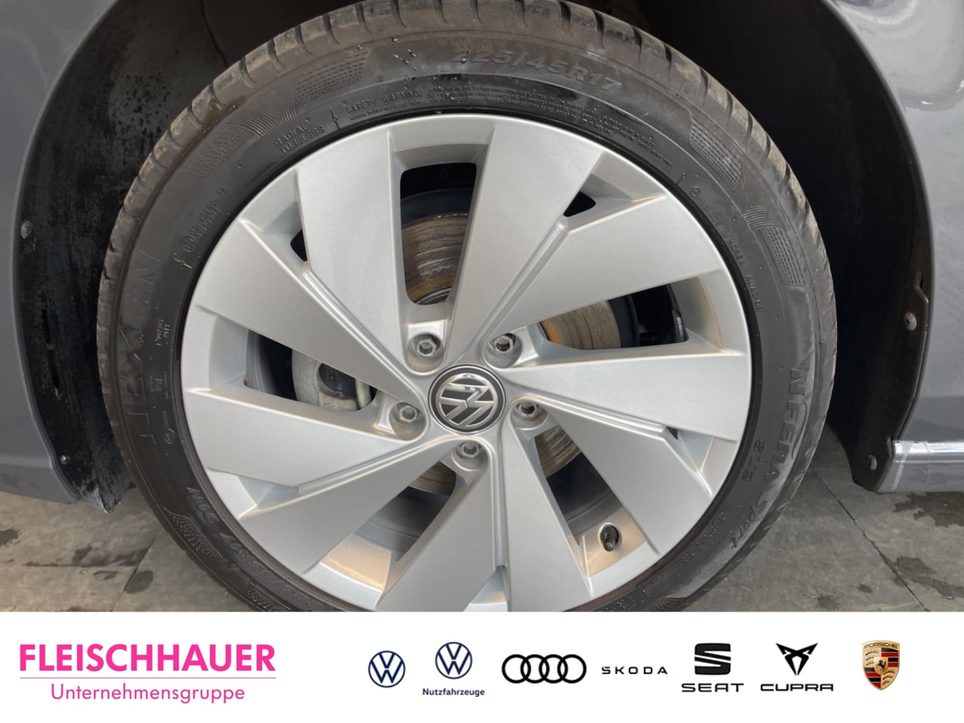 Volkswagen Golf Style
