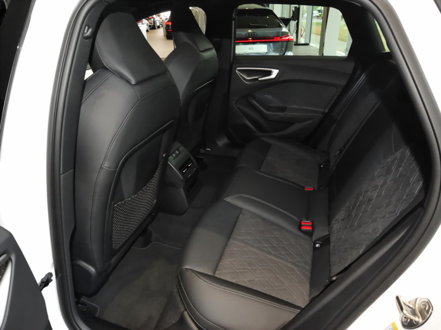 Bild über Audi A5 Avant TDI quattro 150 kW S tronic - für weitere Informationen kontaktieren Sie den Audi Partner