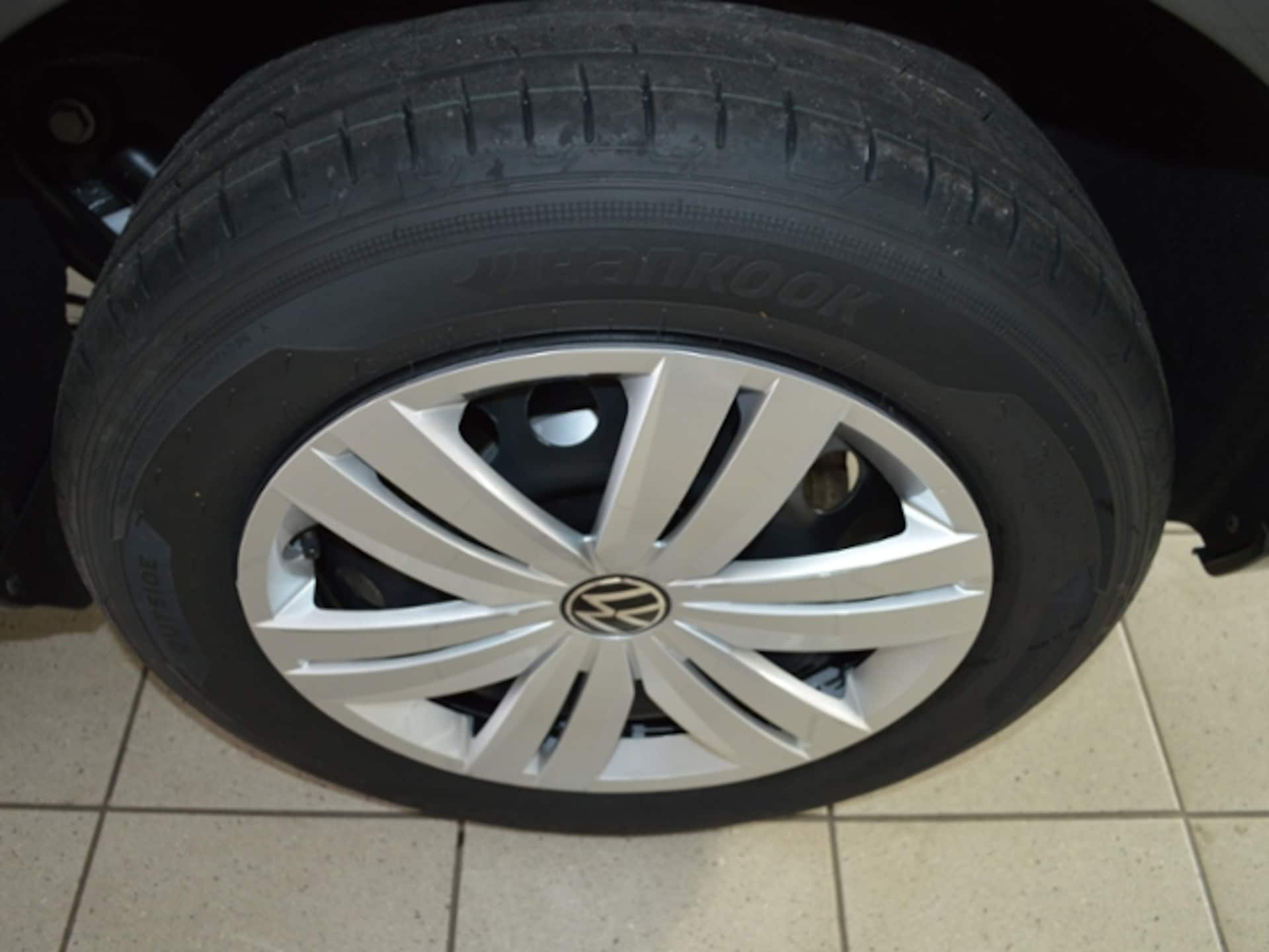 Volkswagen Caddy Basis-Modell