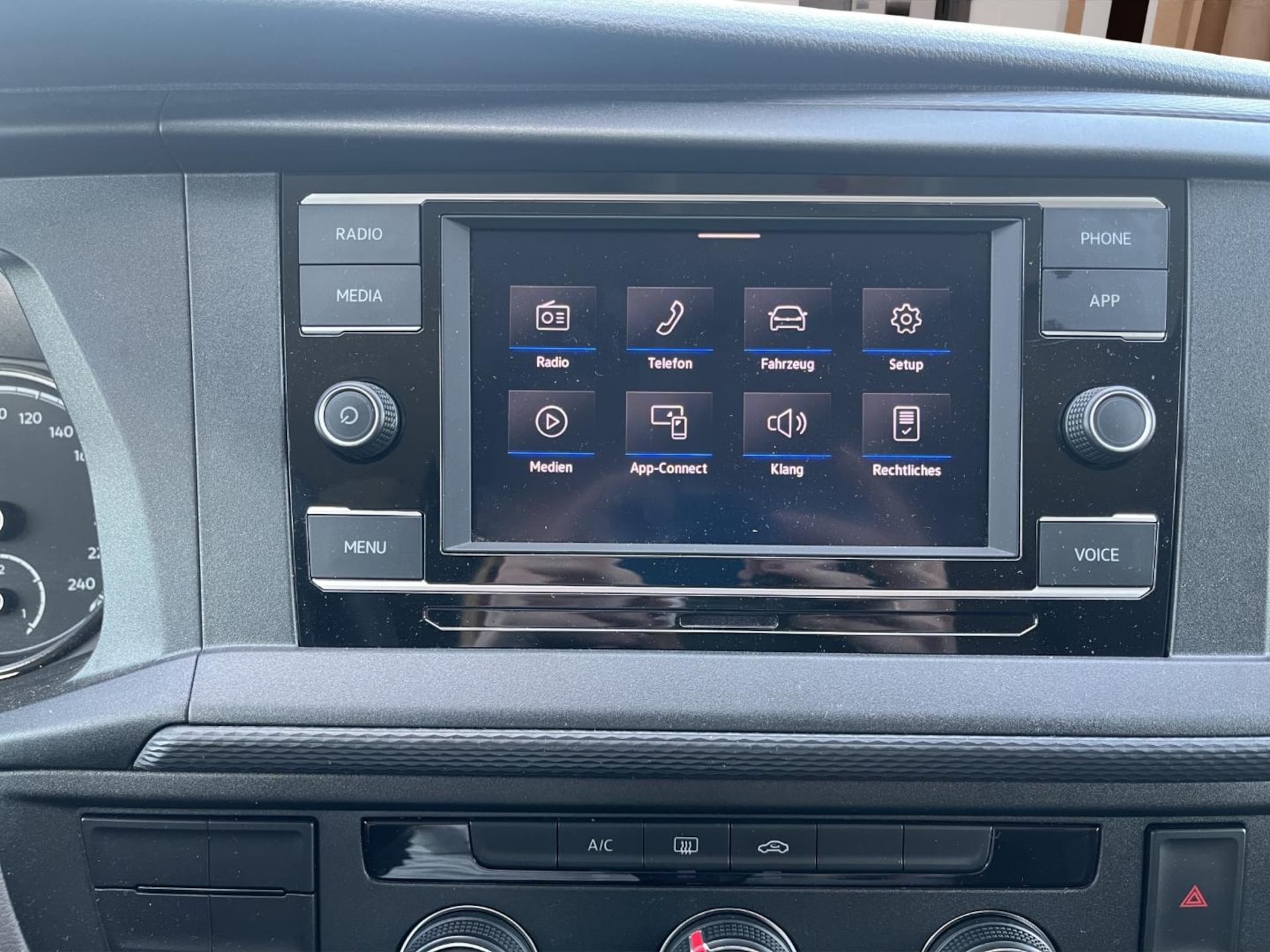 Volkswagen T6.1 Transporter Kasten langer Radstand