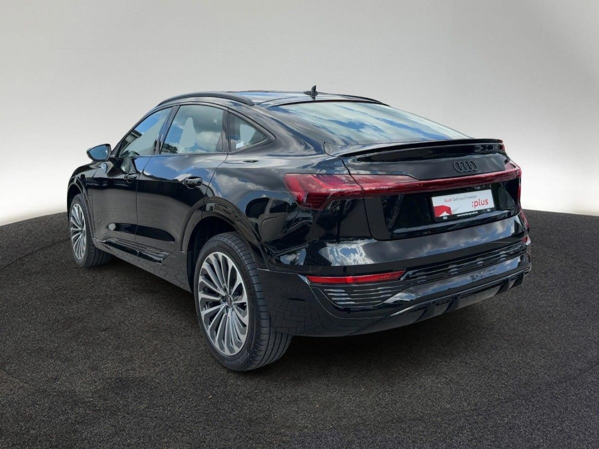 Audi Q8 Sportback e-tron S line