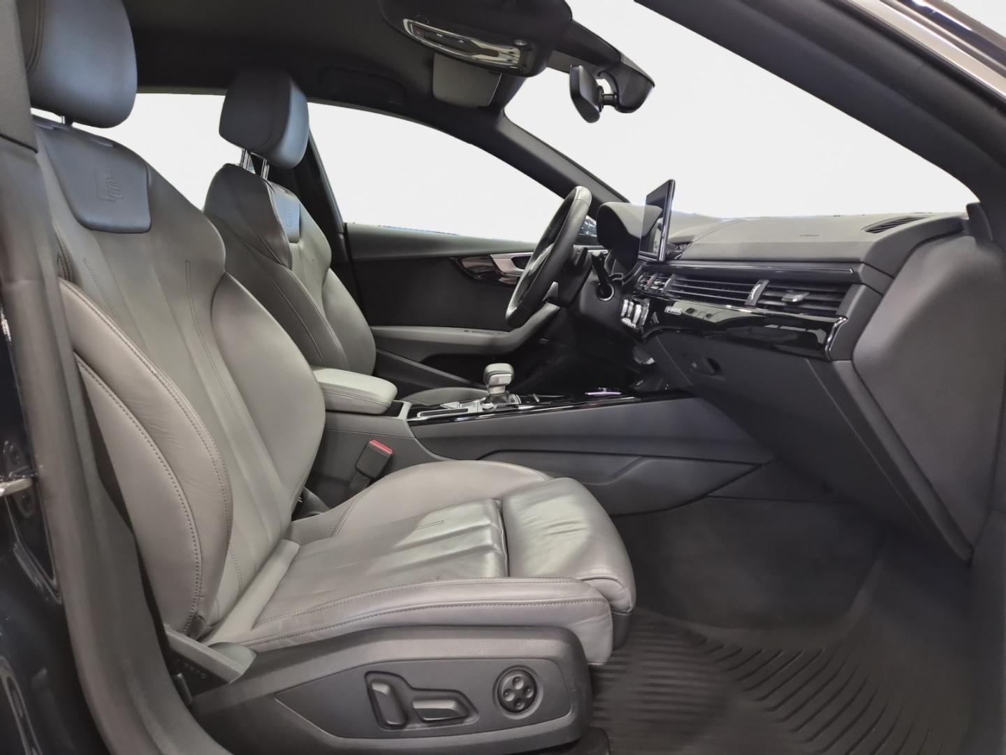 Bild som visar&nbsp;Audi A5 Sportback&nbsp;A5 Sportback 45 TFSI quattro S line 265 hk S tronic - för mer information kontakta din Audi Partner