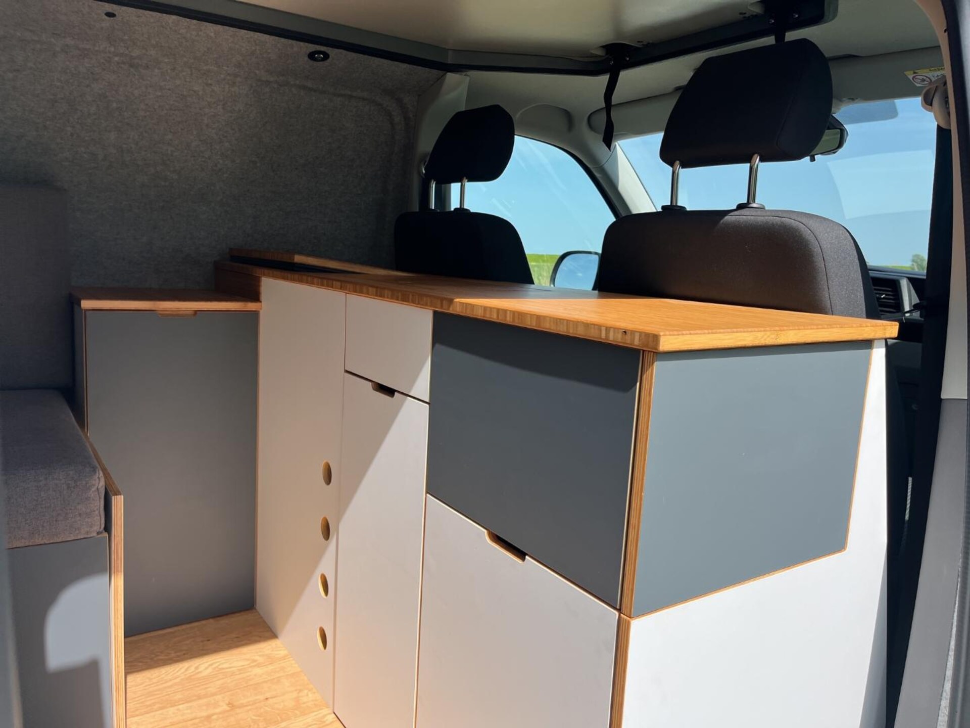 Volkswagen T6.1 Transporter Kasten langer Radstand