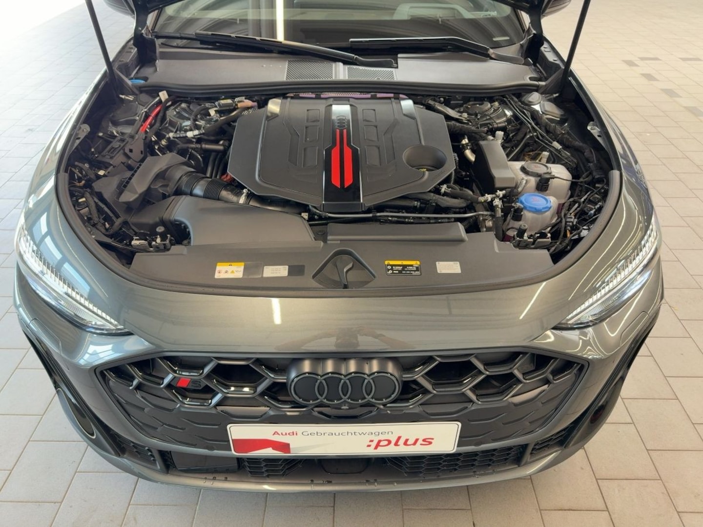 Bild über Audi S5 Limousine TFSI 270 kW S tronic - für weitere Informationen kontaktieren Sie den Audi Partner