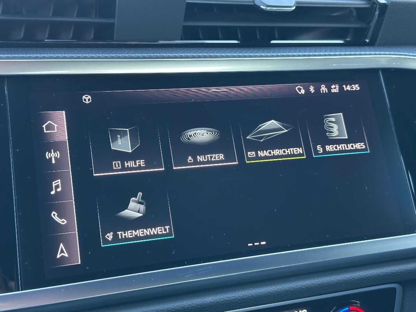 Bild über Audi Q3 S line 40 TFSI quattro S tronic - für weitere Informationen kontaktieren Sie den Audi Partner