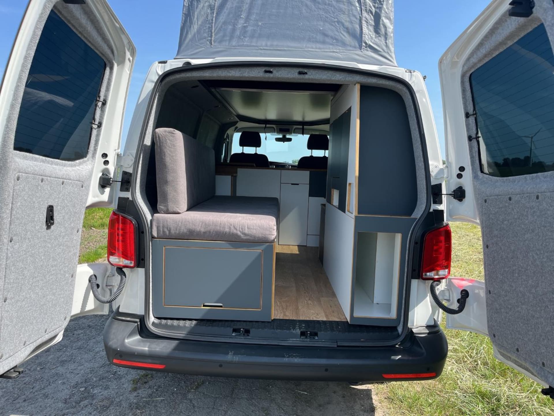 Volkswagen T6.1 Transporter Kasten langer Radstand