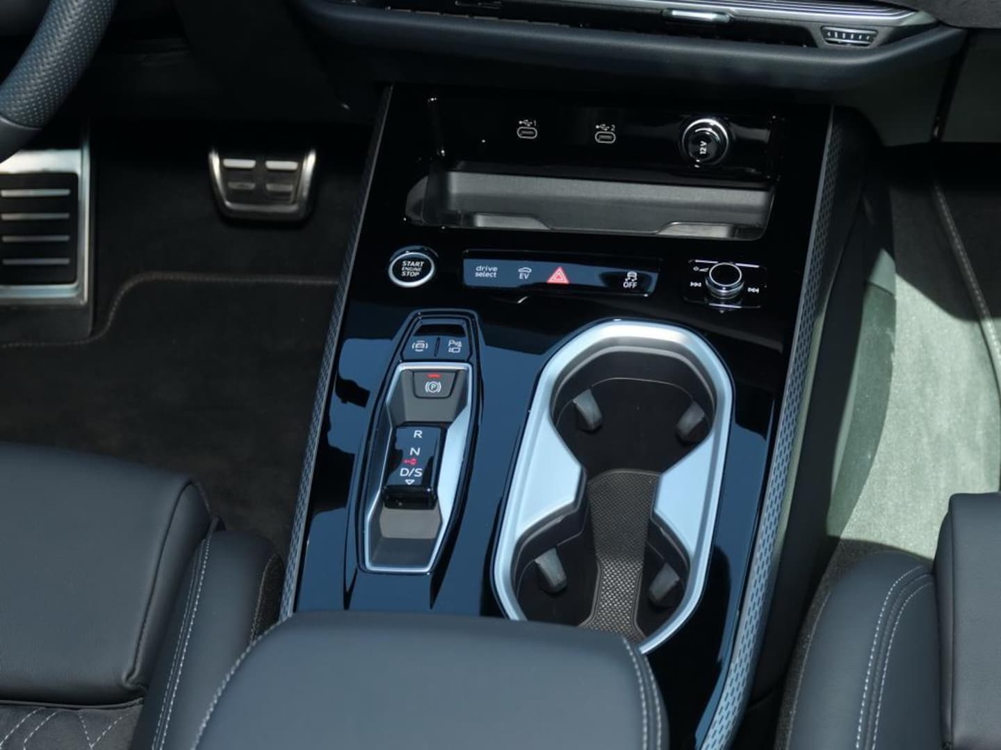 Bild über Audi A6 Avant e-hybrid e-hybrid quattro 270 kW S tronic - für weitere Informationen kontaktieren Sie den Audi Partner