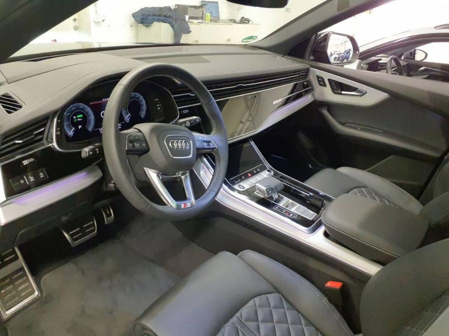 Bild über Audi Q8 SUV TFSI e S line business TFSI e quattro 290 kW tiptronic - für weitere Informationen kontaktieren Sie den Audi Partner